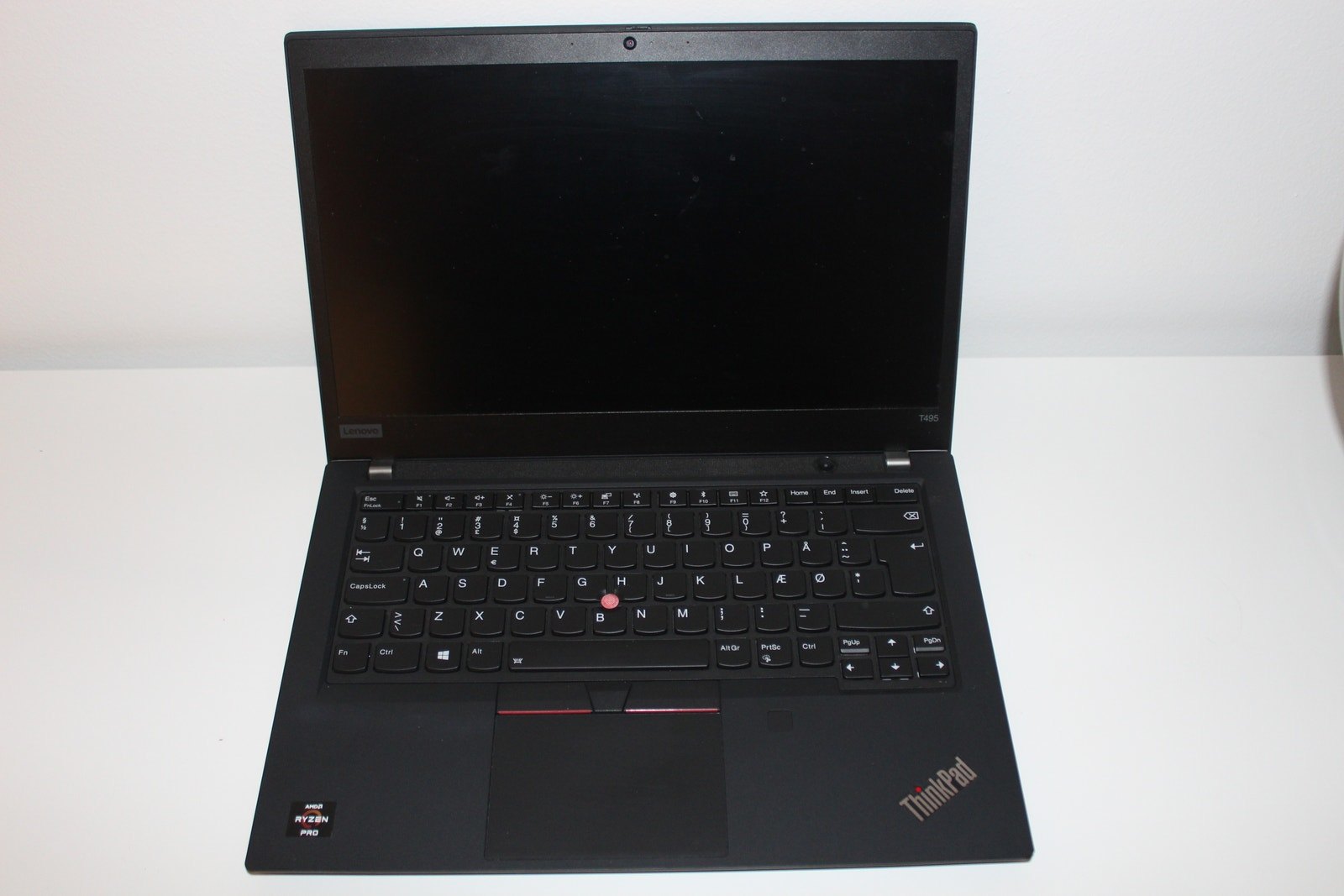 Lenovo ThinkPad T495 | Ryzen 5 PRO | 16GB RAM | 256GB SSD | Rigtig fin stand